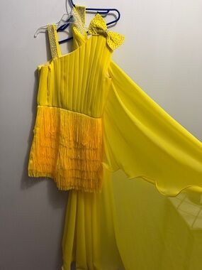 Yellow Fringe One-Shoulder Evening Dress with Draped Train